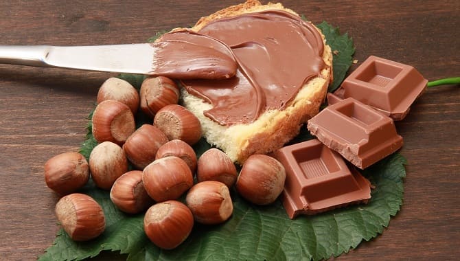 Шоколад и орехи